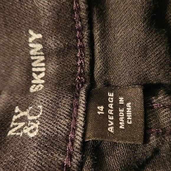 New York & Company Skinny Jeans - Picture 3 of 3